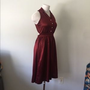Size M retro burgundy wine red button down dress